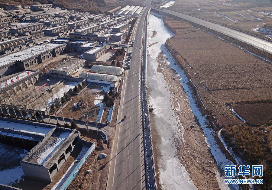 (图文互动·新华全媒头条)(5)让农民致富奔小康的道路越走越宽广——党的十八大以来以习近平同志为核心的党中央关心农村公路发展纪实